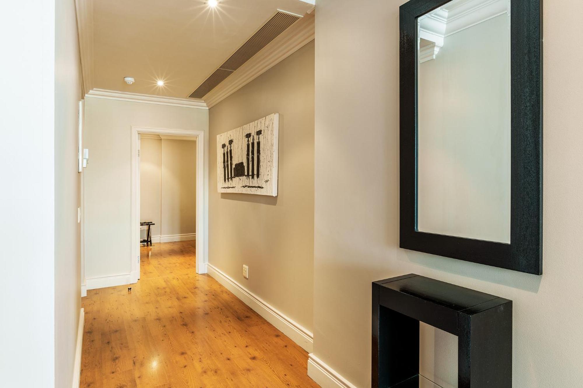 Cape Royale Luxury By Nivar Cape Town