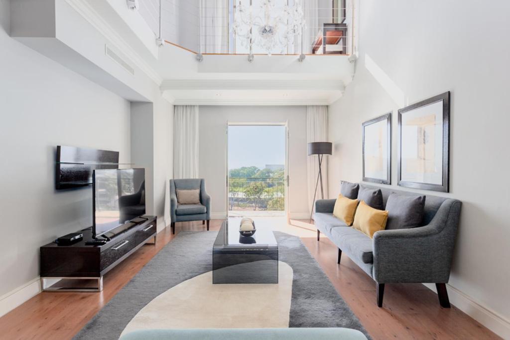 Cape Royale Luxury By Nivar Cape Town