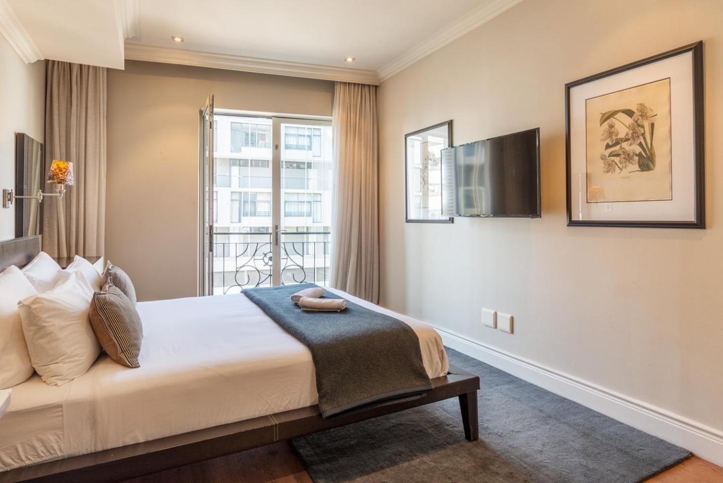 Apartment Cape Royale Luxury By Nivar Cape Town