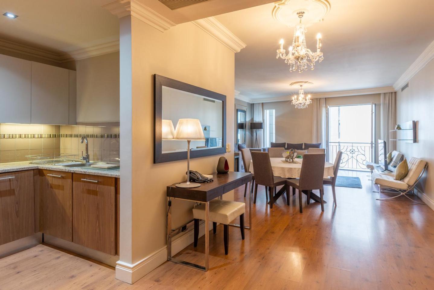 Cape Royale Luxury By Nivar Cape Town