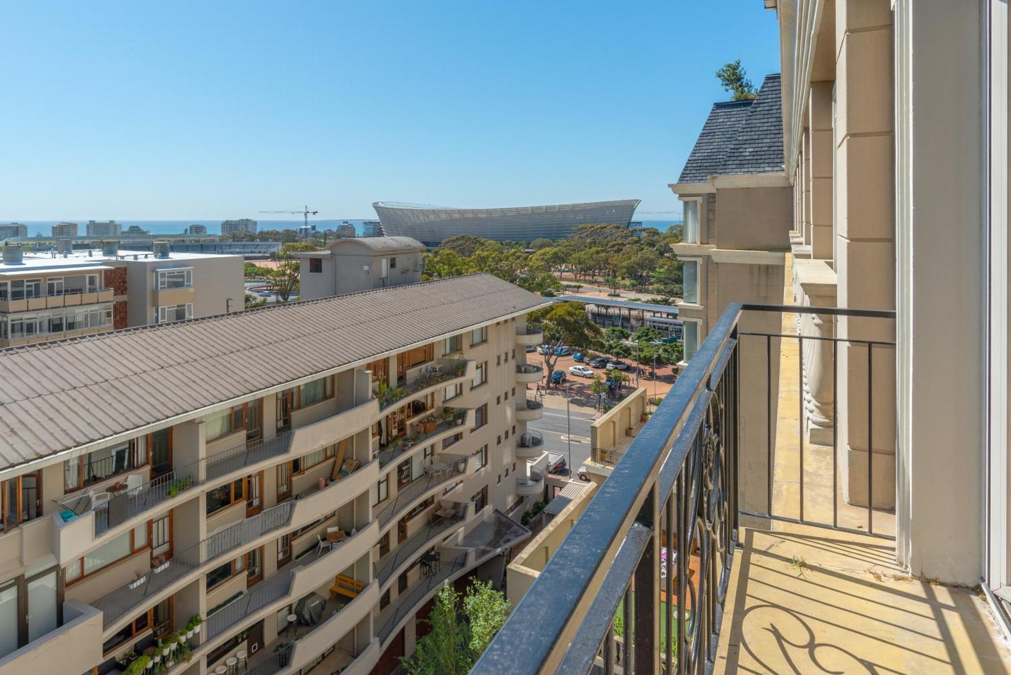 Cape Royale Luxury By Nivar Cape Town