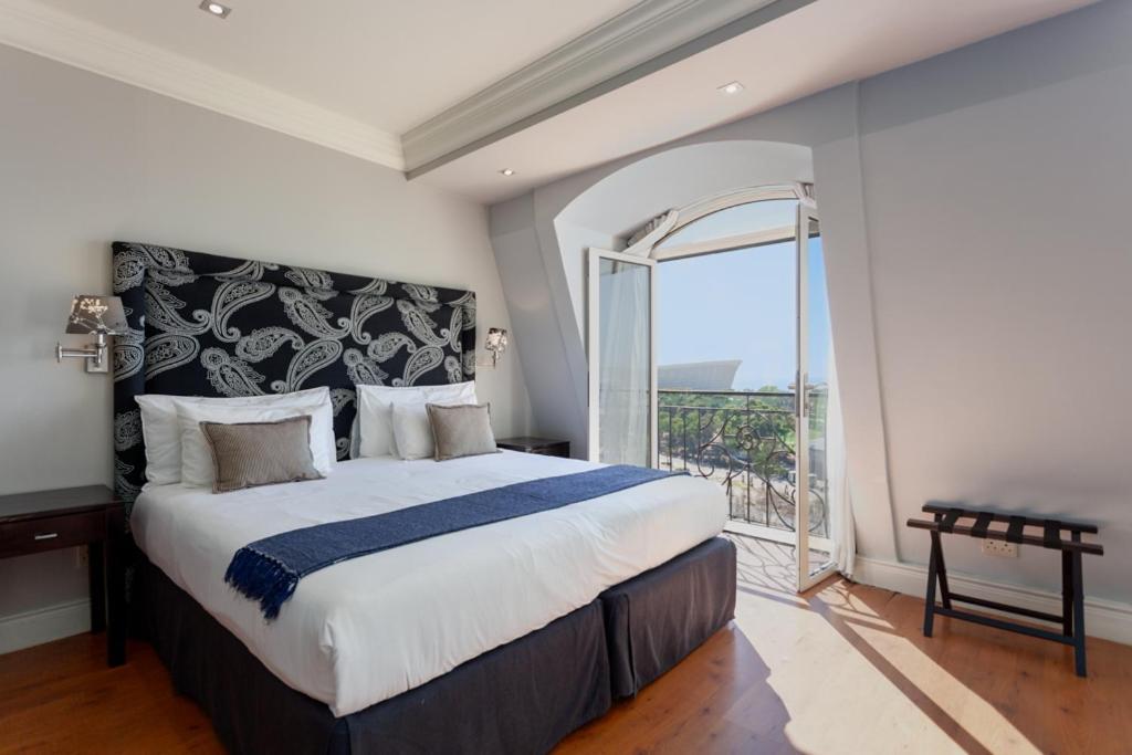 Cape Royale Luxury By Nivar Apartment