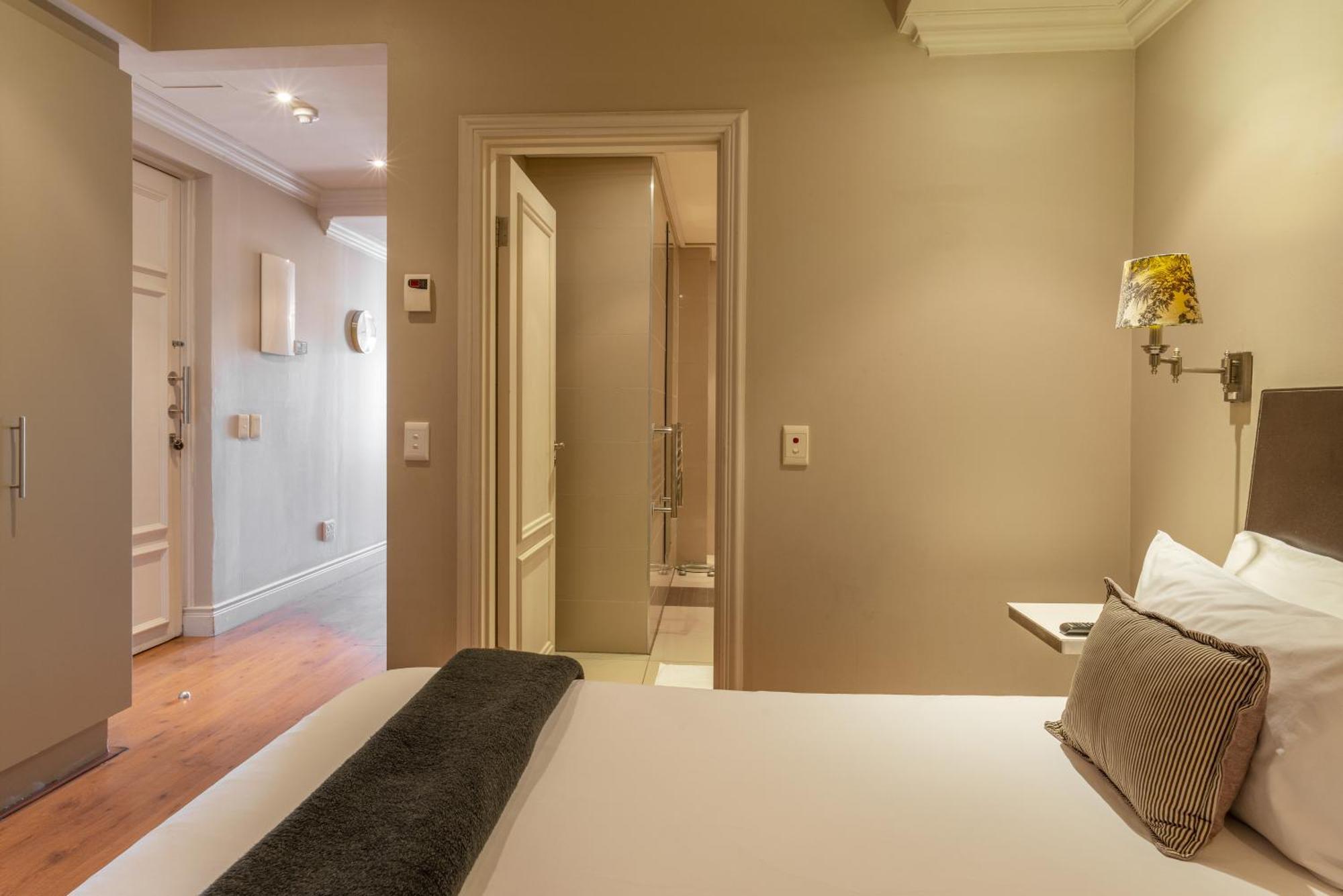 Cape Royale Luxury By Nivar Cape Town