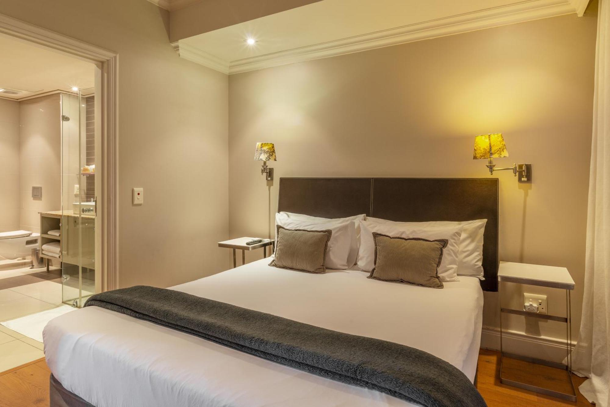 Cape Royale Luxury By Nivar Apartment