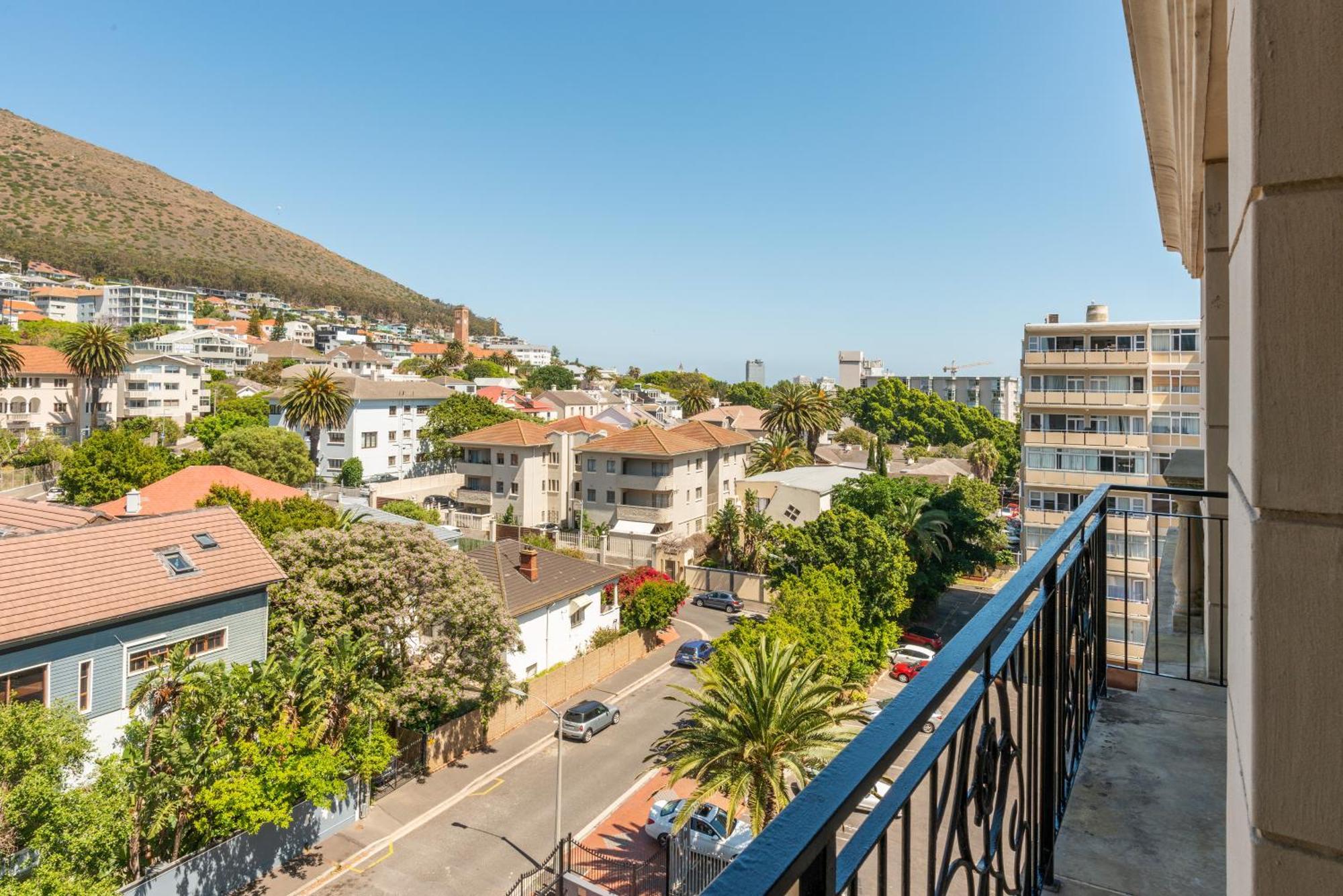 Cape Royale Luxury By Nivar Cape Town