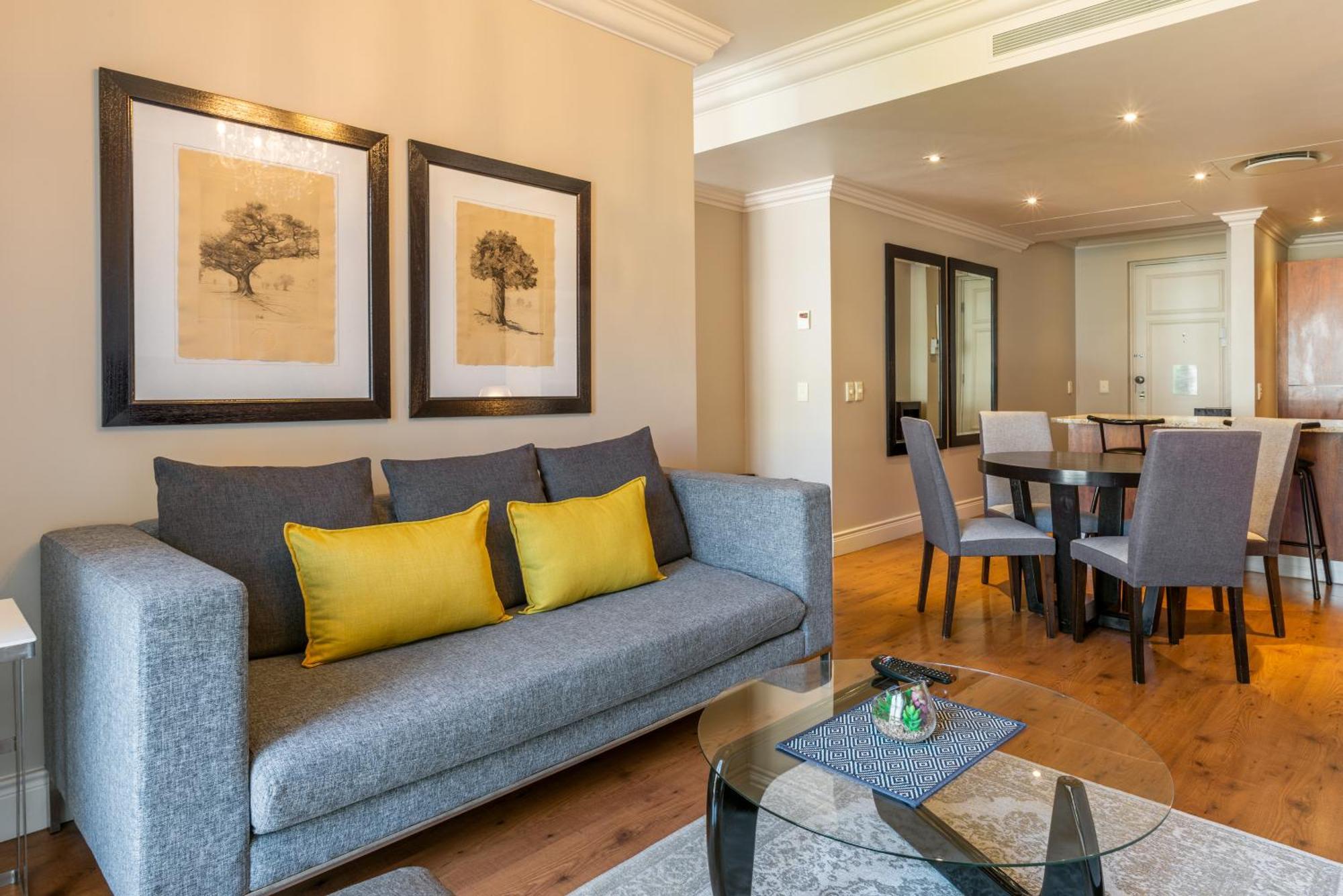 Apartment Cape Royale Luxury By Nivar Cape Town