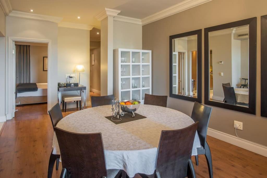 Cape Royale Luxury By Nivar Apartment Cape Town