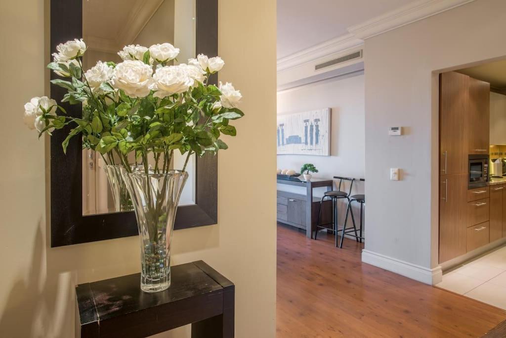 Apartment Cape Royale Luxury By Nivar Cape Town